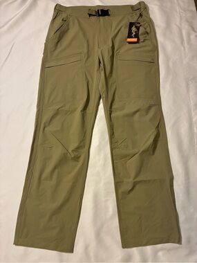 Lightweight Men's Cargo Pants in Olive with Utility Pockets